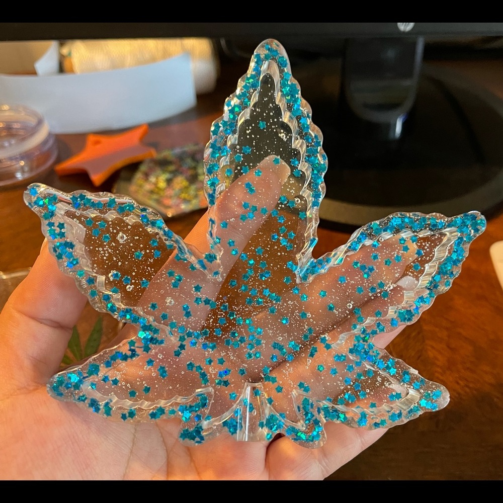 Epoxy ashtray